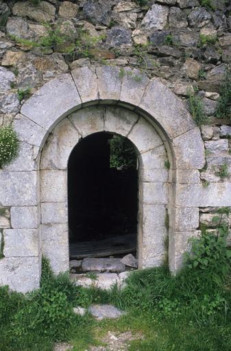 Façade sud : portail.