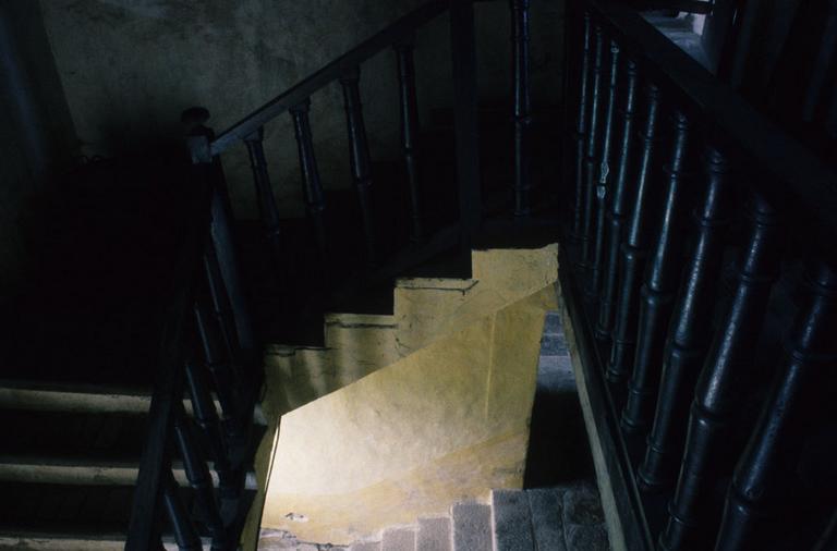 Intérieur ; escalier.