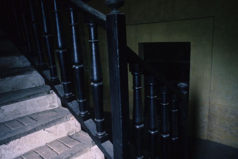 Intérieur ; escalier.