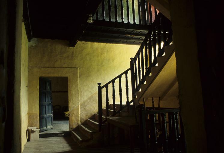 Intérieur ; escalier.