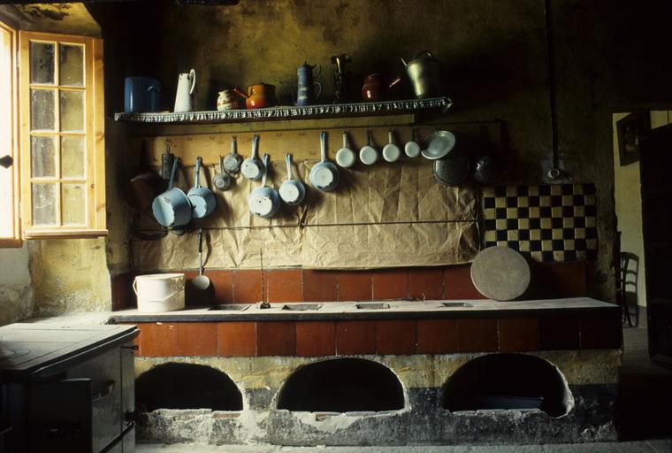 Intérieur ; cuisine.