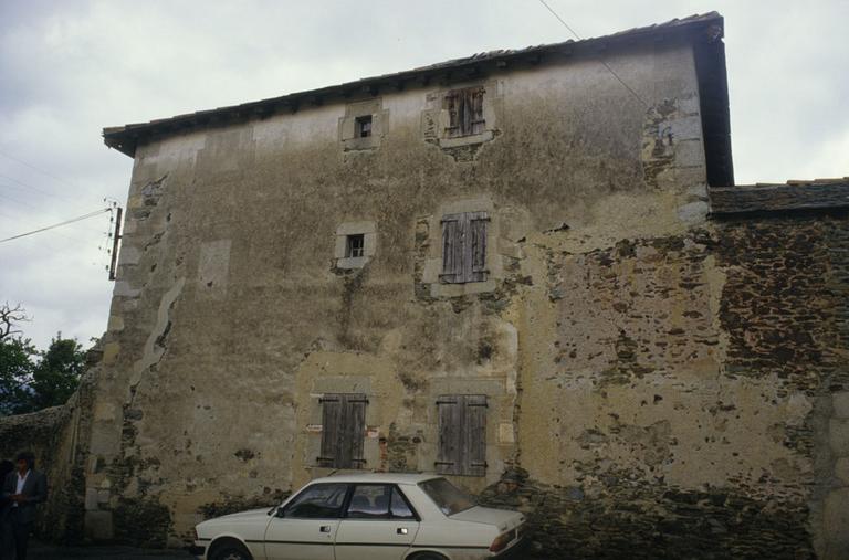 Vue nord-est de la bâtisse.