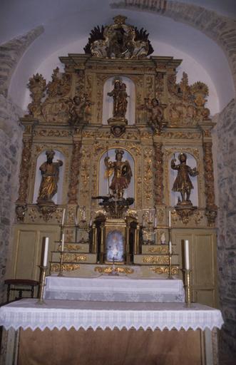Vue d'ensemble du maître-autel.