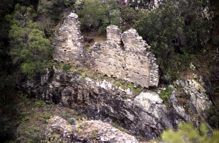 Porte des Cluses, sur la voie romaine, dans la vallée de la Rôme.