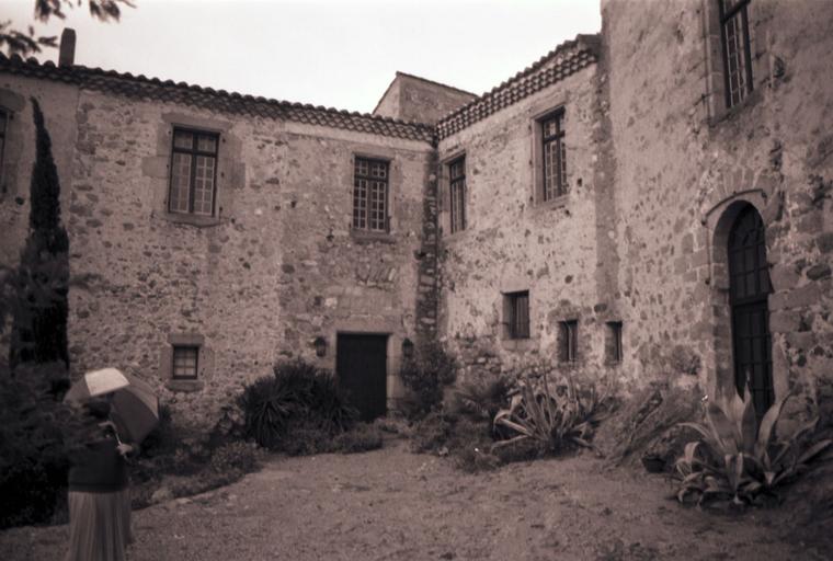 Cour intérieure.