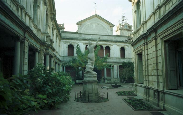 Vue de la cour intérieure.