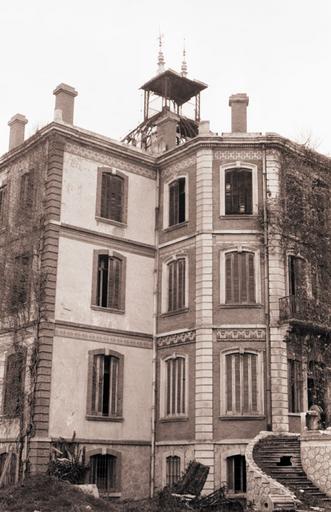 Bâtiment principal.