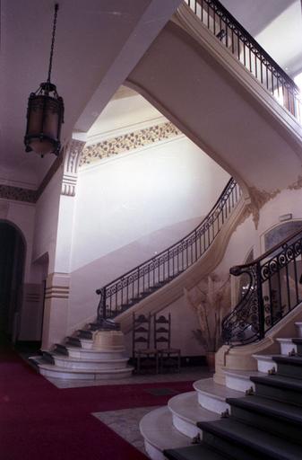 Intérieur ; cage d'escalier.