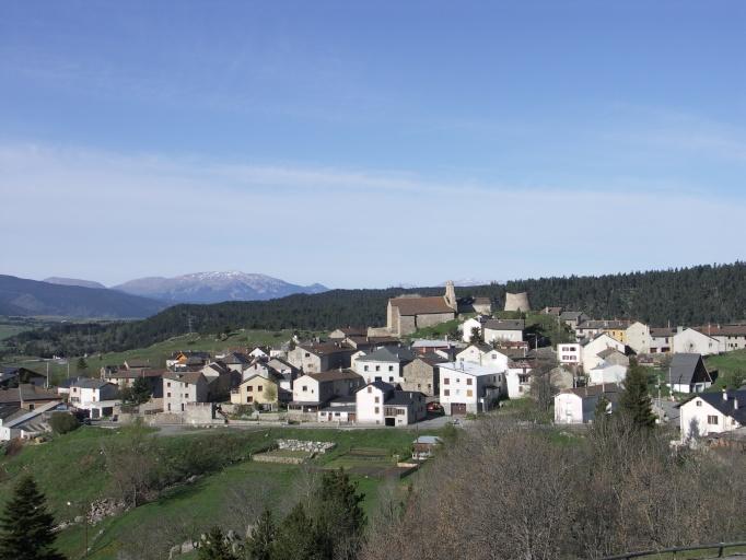 Vue du village depuis le nord-est.