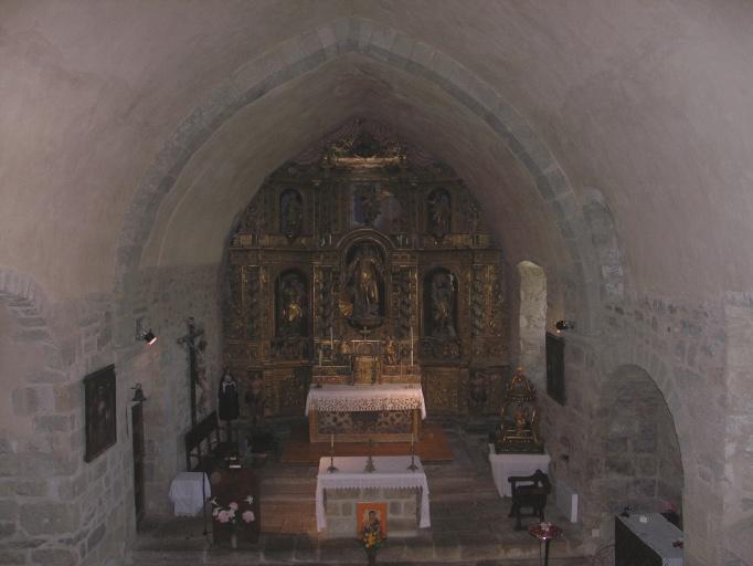 Vue d'ensemble du choeur depuis la tribune.