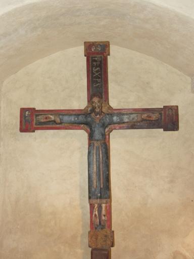 Christ en croix, vêtu. - © Monuments historiques