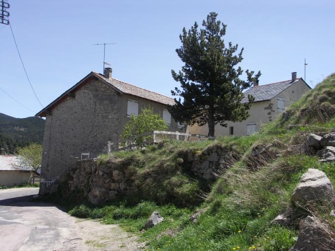 Enceinte fortifiée au nord du castrum.