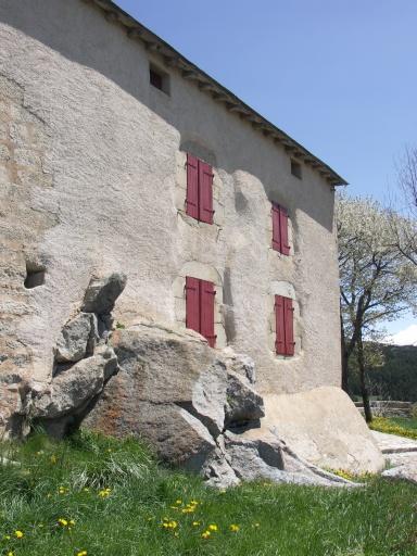 Ancien château (ancien prsbytère).