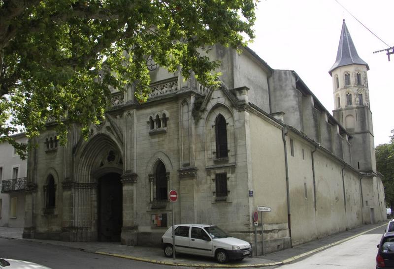 Vue d'ensemble de la façade occidentale.