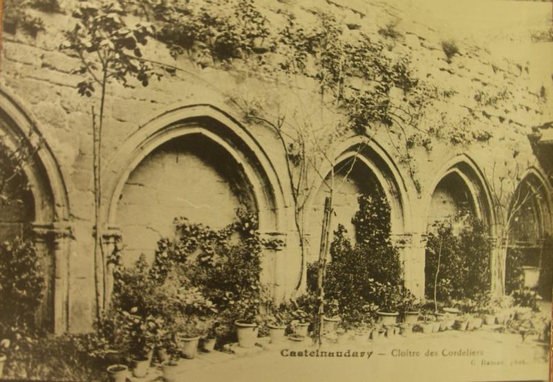 Vestiges du cloître des Cordeliers. Parcelle 1488 actuelle maison Grosset. Carte postale ancienne.