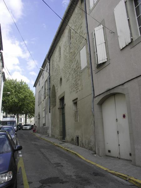 Vestiges du cloître des Cordeliers. Parcelles 1121 et 1487. Façade sur rue du batiment contenant sur sa façade sud 3 arcades du cloître.