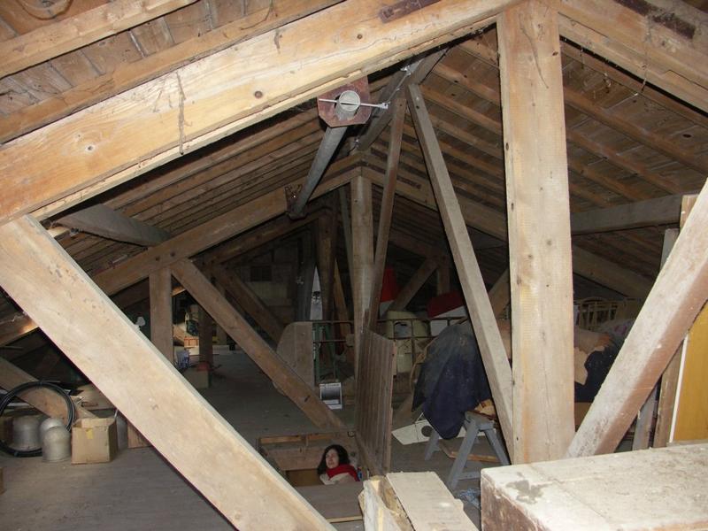 Atelier de menuiserie Jacques Aubriot (réparation des planeurs), ancien hangar d'Estantens. Charpente.