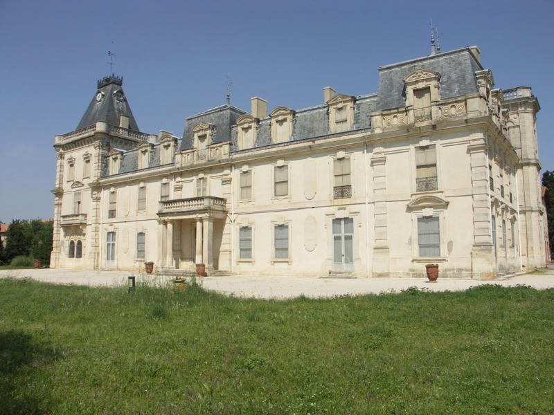 Façade sud du château.