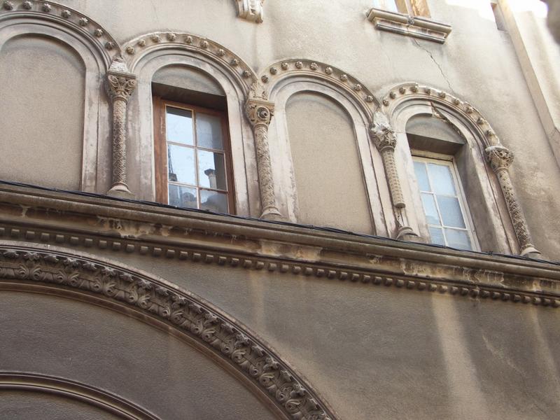 Façade, partie sud de l'étage de la fausse loggia.