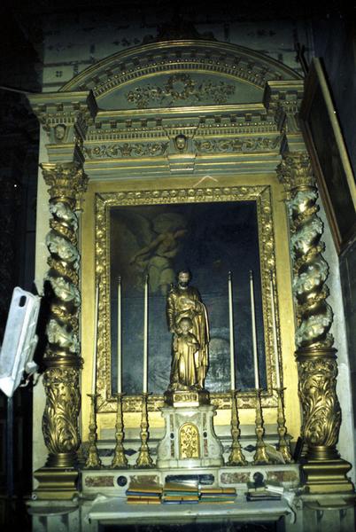 Retable avec un tableau et la statue de saint Antoine-de-Padoue (non classée).