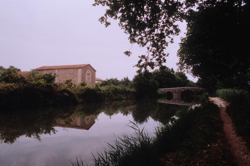 Vue du canal et du pont Saint-Joseph.