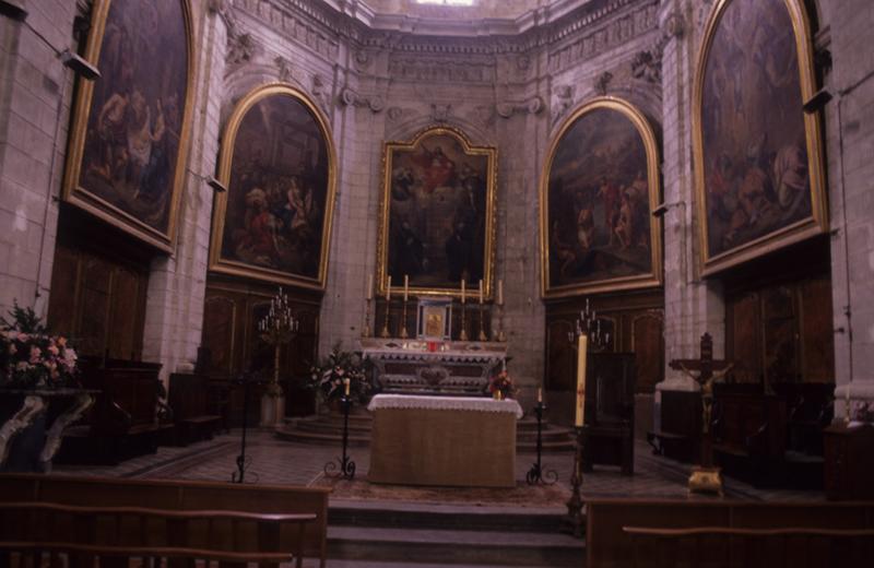 Intérieur ; choeur.