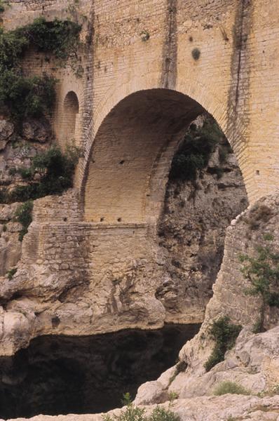 Détail des arcades.