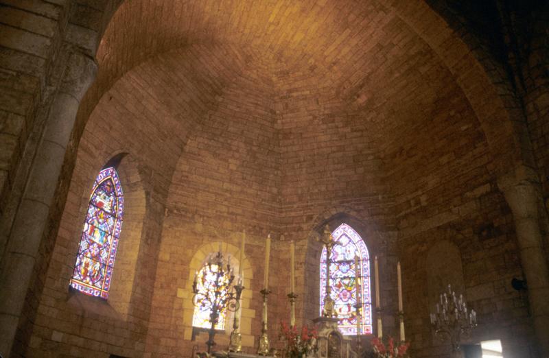 Intérieur ; Choeur avant travaux.