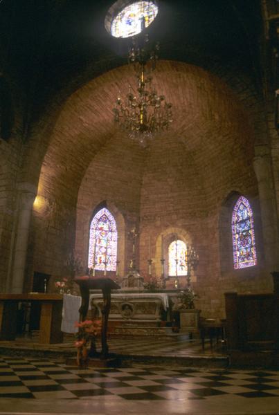 Intérieur ; Choeur avant travaux.