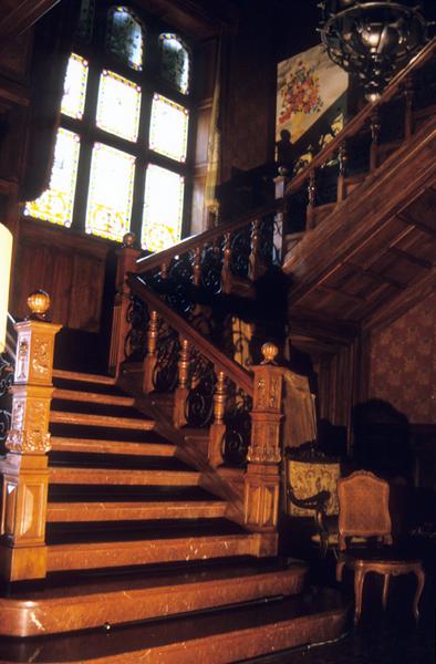 Intérieur ; escalier.