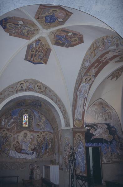 Intérieur ; décor de peintures murales.