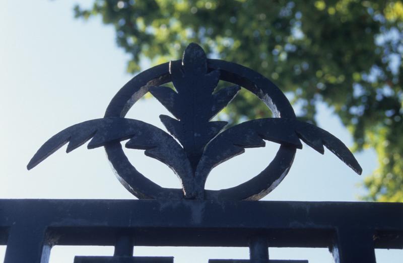 Détail de la grille de clôture.