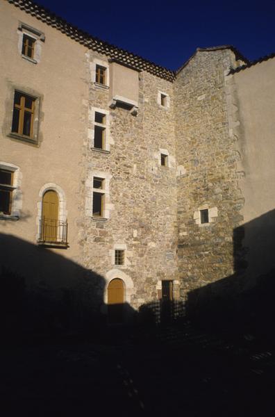 Bâtiments.