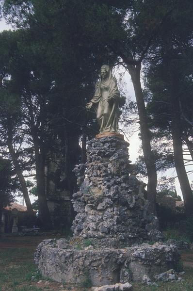 Statue Notre-Dame.