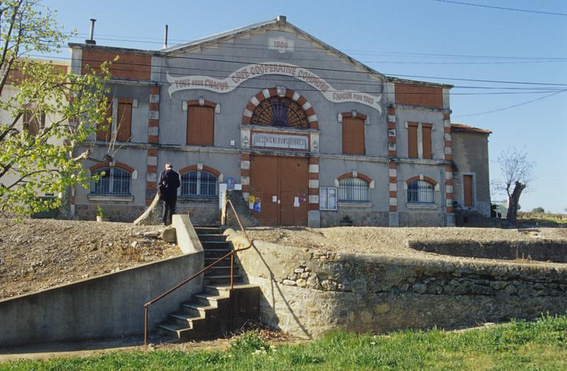 Façade du bâtiment principal.