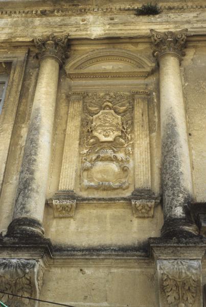 Aile sud ; détail du décor sculpté.