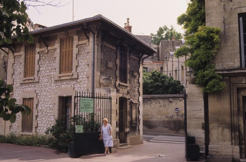 Pavillon d'entrée ouest.