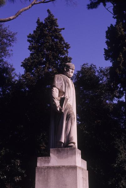 Statue de Richer de Belleval.