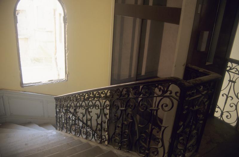 Intérieur ; escalier.