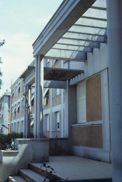 Bâtiments.