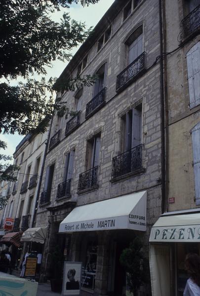 Façade cours Jean-Jaurès.