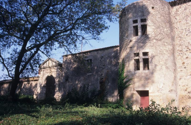 Porte et tour.