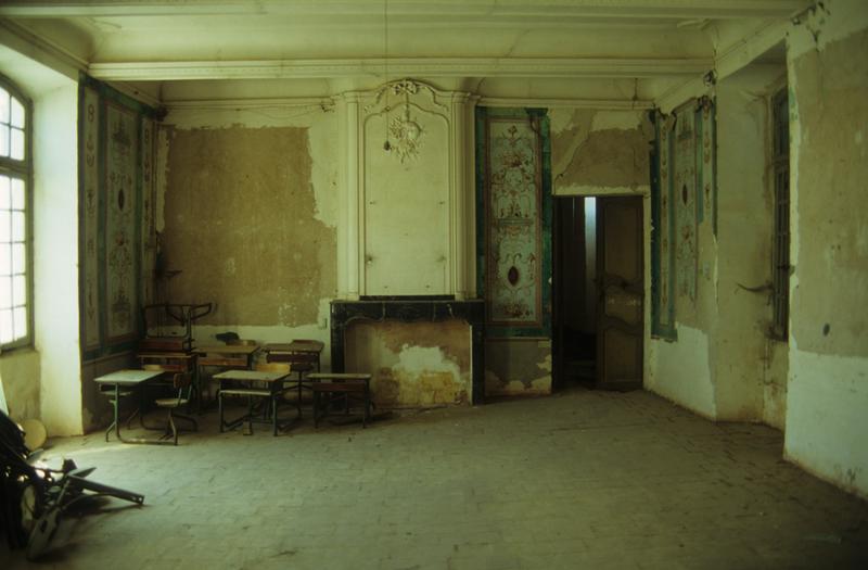 Intérieur ; grand salon à l'étage.