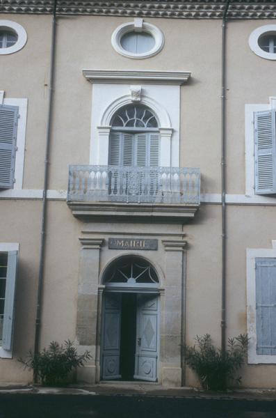 Mairie ; façade sud ; entrée.