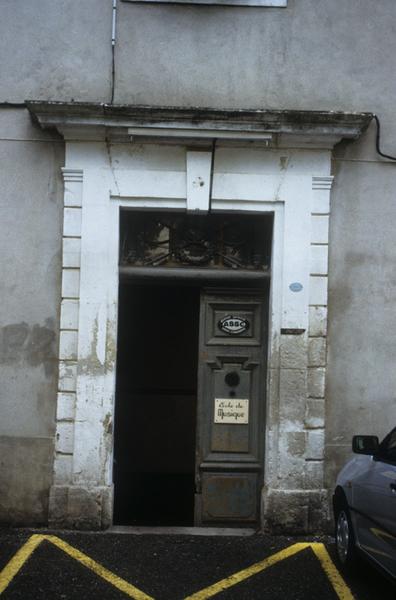 Maison ; porte.