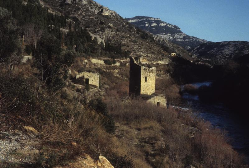 Vue d'ensemble de l'aval (sud).