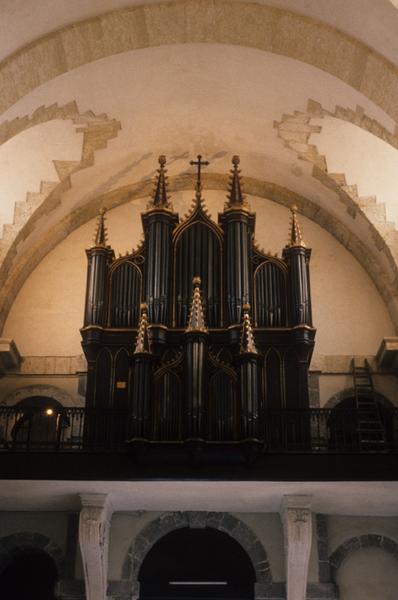 Intérieur ; tribune d'orgue avec son orgue.