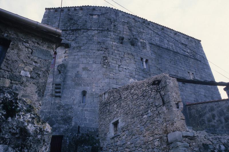 Façade du donjon.