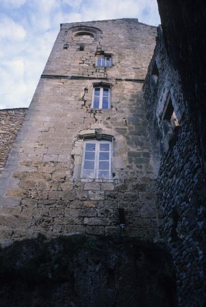 Façade du donjon.