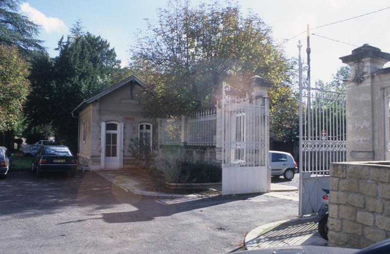 Vue de la façade principale.